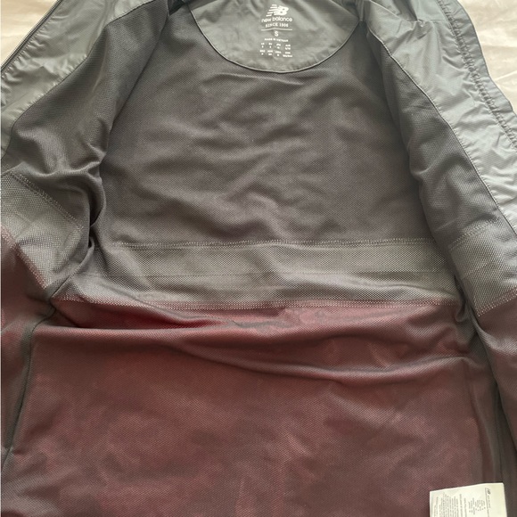 New Balance Windbreaker jacket - Picture 3 of 6